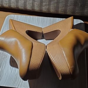 American Eagle clog mule